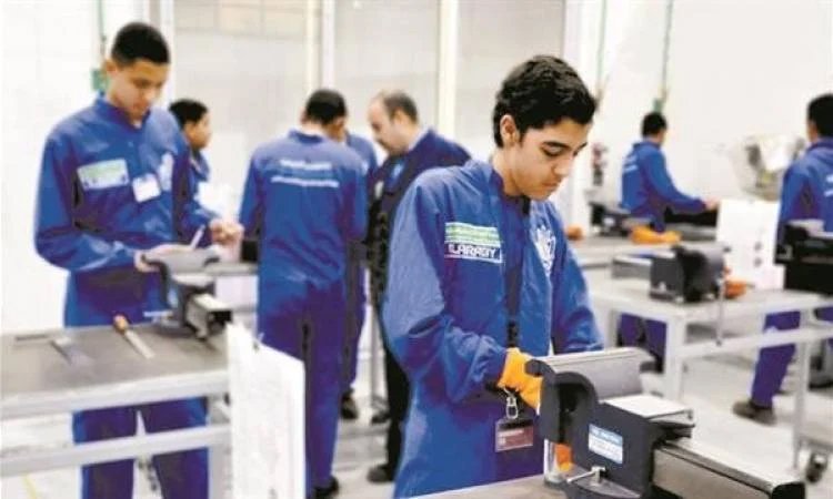 ٥ أسباب للتفكير في التدريب المهني بدلاً من الجامعة