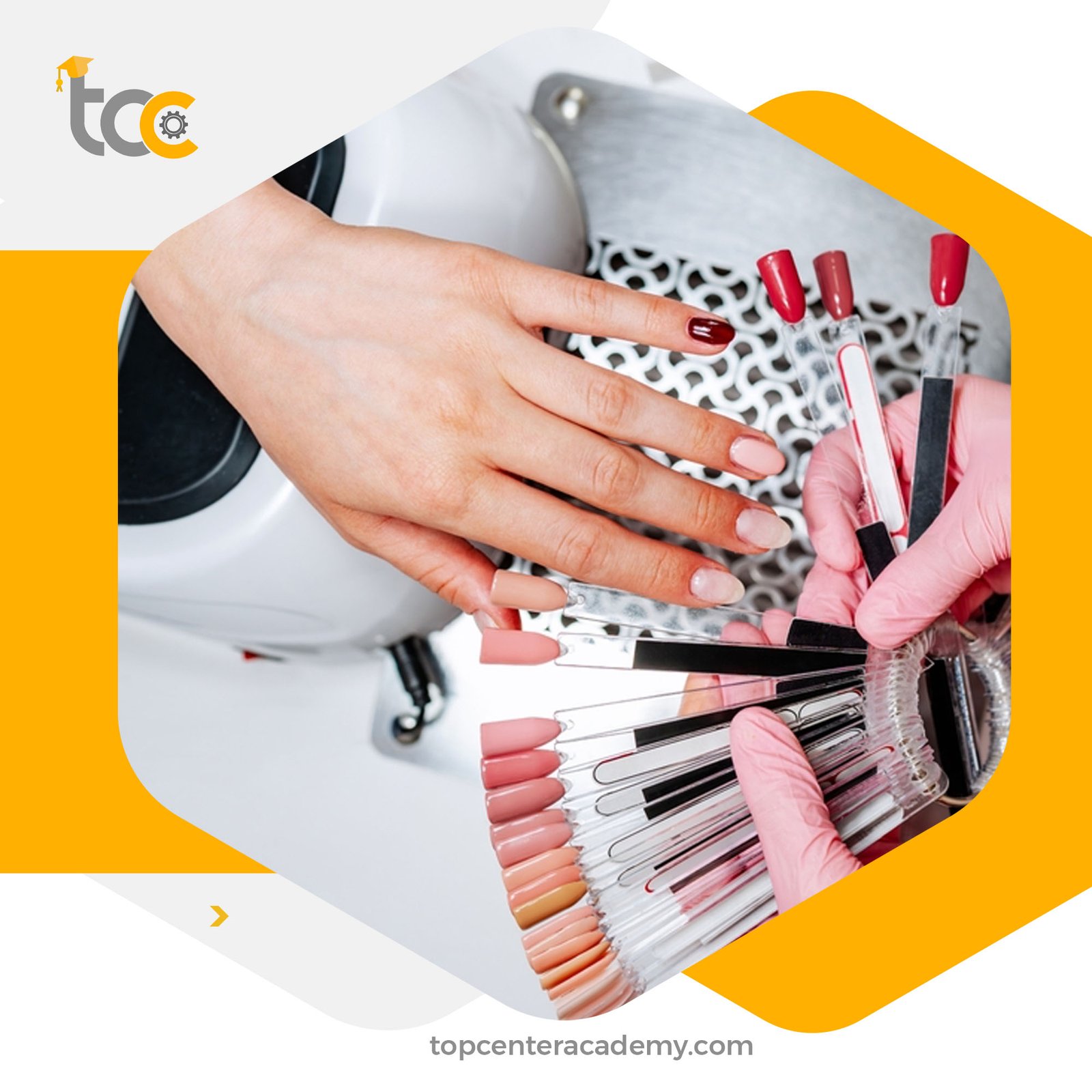 المعدات الأساسية لكل فنية أظافر مبتدئة